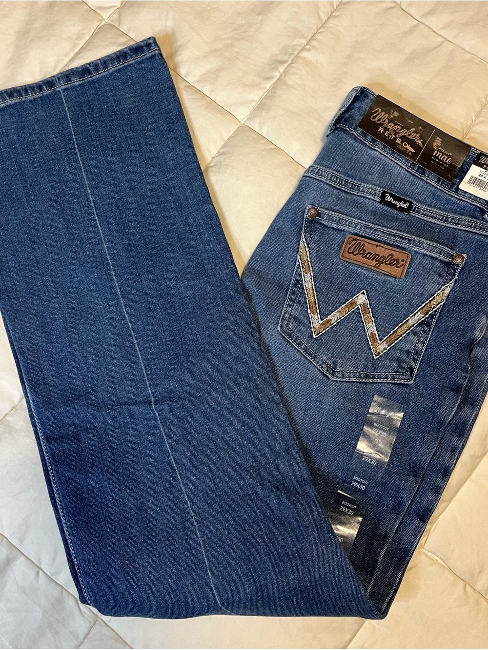 Wrangler Retro Mae Mid rise Boot Cut Jeans Women’s Size 29/30 Dark Rinse NWT